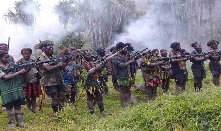 JADIKAN MAMA-MAMA SEBAGAI TAMENG, KKB JUGA LIBATKAN ANAK SMP DAN SMA UNTUK SERANG TNI