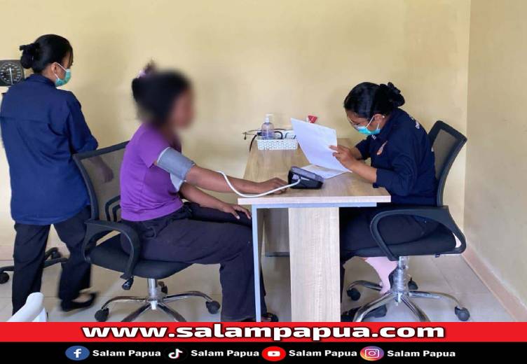 Pelaku Pembuang Bayi Di RSUD Mimika Diserahkan Ke Kejari