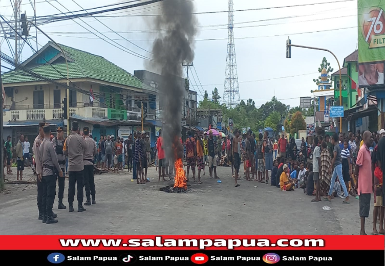 Seorang Pemuda Ditemukan Meninggal, Warga Palang Dan Bakar Ban Di Perempatan SP1-SP4