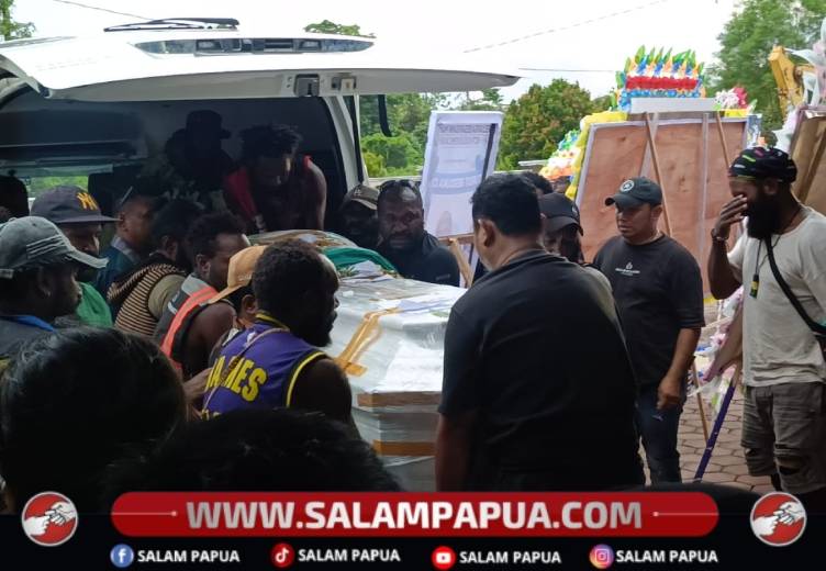 Isak Tangis Keluarga Sambut Kedatangan Jenazah Alexander Omaleng Di Mile 32