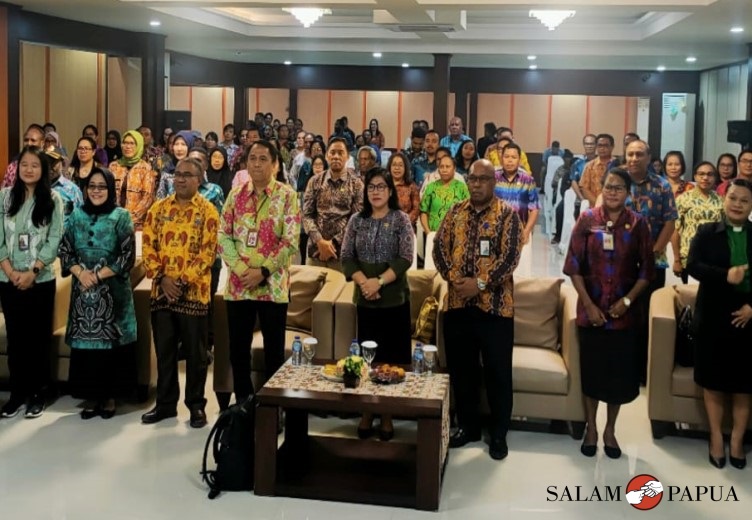 PEJABAT PEMKAB MIMIKA IKUT SOSIALISASI PEMETAAN KOMPETENSI DAN MANAJEMEN DISIPLIN PNS MENGGUNAKAN APLIKASI I’DIS