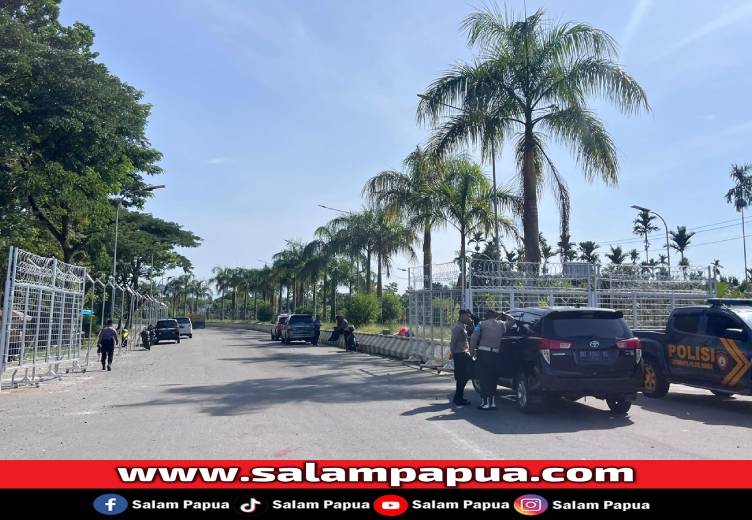 Protes Soal Saham 10 Persen, FPHS Sempat Palang Akses Bandara Mozes Kilangin Timika