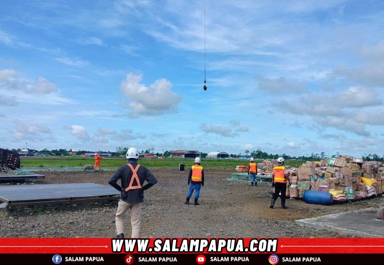Program Community Christmas Flights, Freeport Terbangkan 90 Ton Kebutuhan Natal Warga Di Dataran Tinggi Mimika