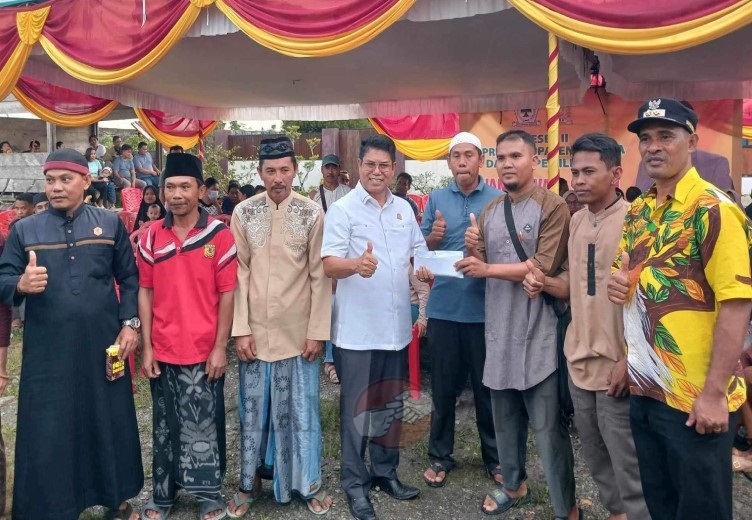 IWAN ANWAR GELAR RESES TAHAP II TAHUN 2023 KEPADA WARGA SEKITAR PASAR SENTRAL