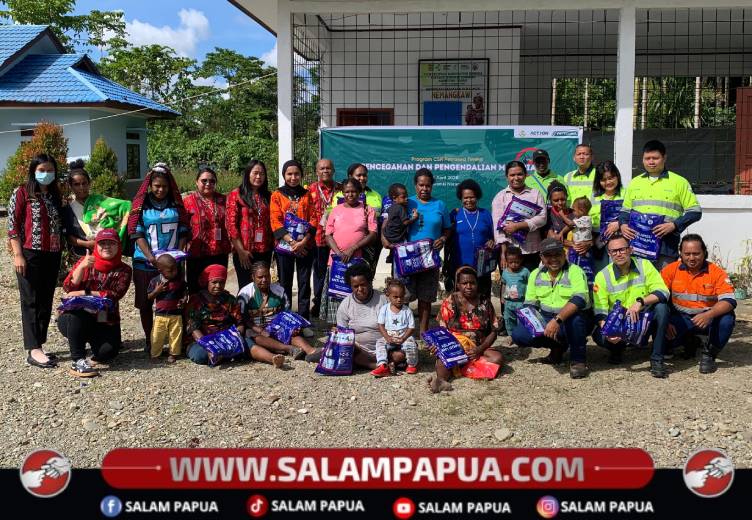 Peduli Kesehatan Masyarakat, PT Petrosea Bagikan Ratusan Kelambu Di Kwamki Narama