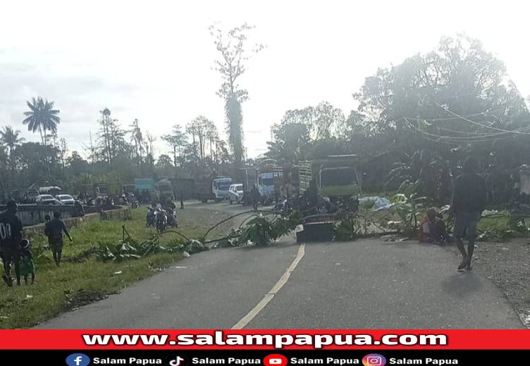 Pesta Berujung Ricuh, Warga Blokade Jalan Di Kampung Hiripau