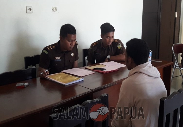 TEBAS WAJAH WARGA DI BOGENVILLE TIMIKA, YS TERANCAM 5 TAHUN PENJARA