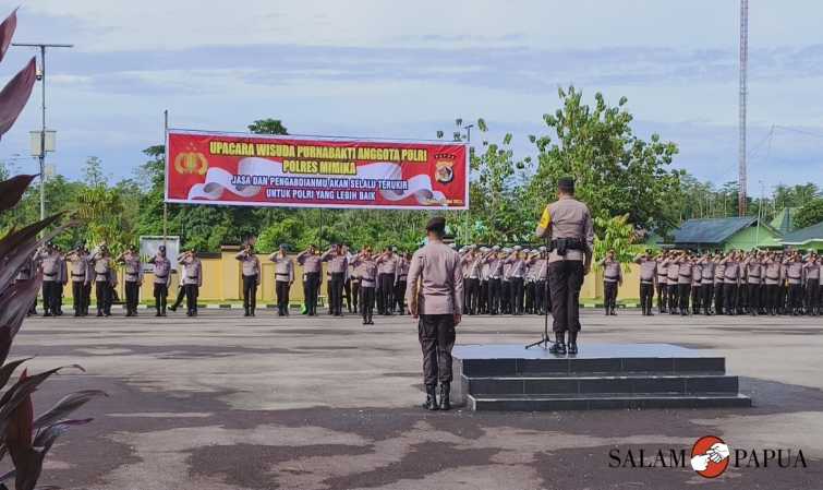 POLRES MIMIKA GELAR UPACARA WISUDA PURNABAKTI 7 ANGGOTA POLRI