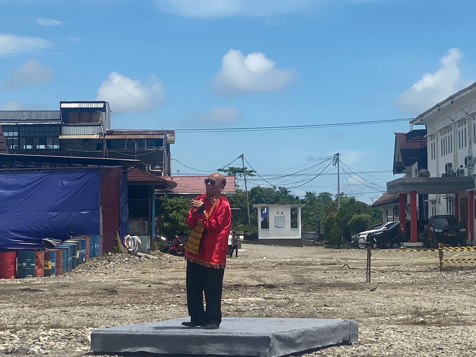 Syukuran  50 Tahun Pernikahan, Pendeta  Abraham Manurung Gelar Bakar Batu Bersama Keluarga Besar Natkime