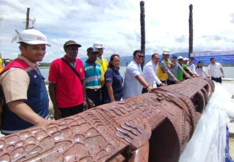 Freeport Serahkan Totem Kamoro Untuk Taman Totem Dunia Di Kawasan Waterfront City Danau Toba