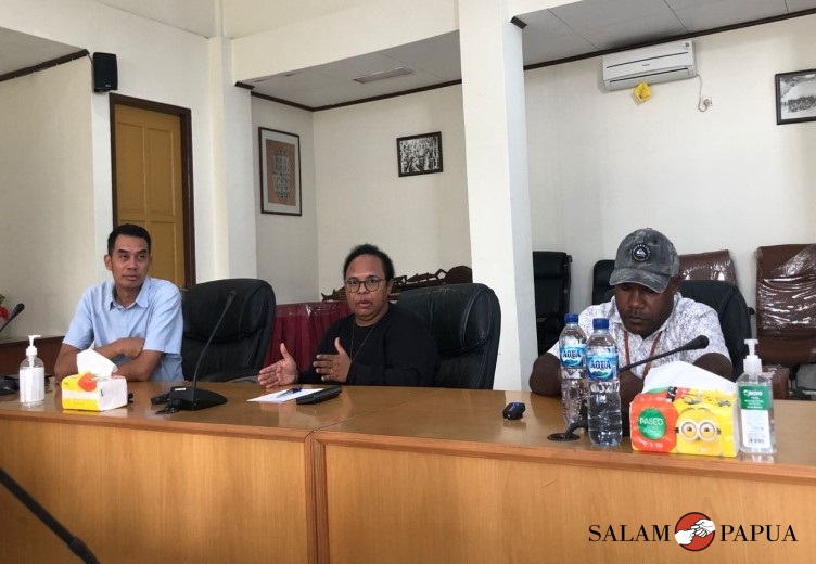 YPMAK BERHENTIKAN BEASISWA BAGI 117 MAHASISWA YANG MELAMPAUI BATAS STUDI