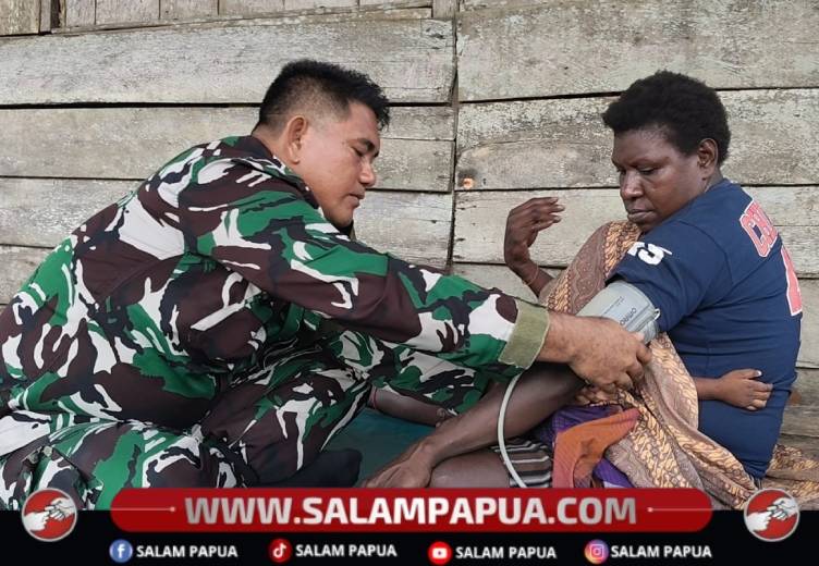 Senyum Bahagia Modesta Akarepia Dapat Layanan Kesehatan Satgas TMMD Kodim Mimika