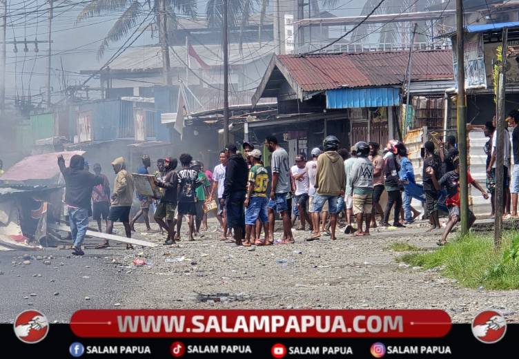 Pendulang Emas Blokade Jalan Ahmad Yani Timika