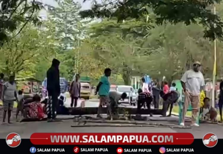 Anjing Mati Diduga Diracun, Warga Blokade Jalan Timika–Poumako