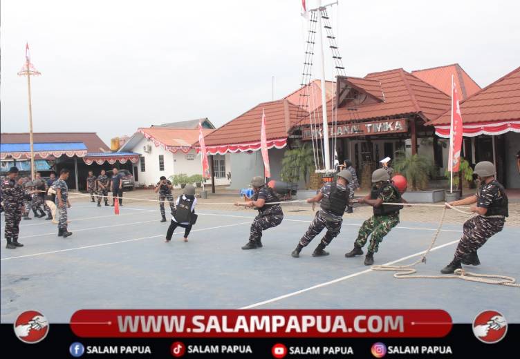 Suasana lomba tarik tambang antar personel Lanal Timika memeriahkan HUT RI ke-81 di Mako Lanal Timika, Kamis (13/8/2026)(Salampapua.com/Dokumen Lanal Timika)