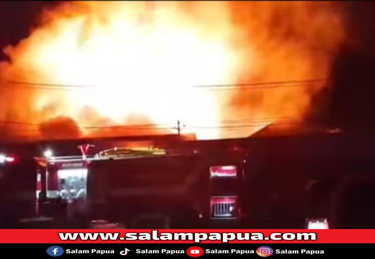Api Berkobar Hebat, Gudang Sinar Intan Di Jalan Ahmad Yani Timika Hangus