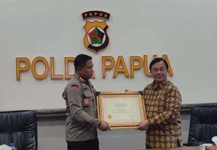 POLRES MIMIKA RAIH PENGHARGAAN DARI KOMPOLNAS ATAS PENGUNGKAPAN KASUS MUTILASI