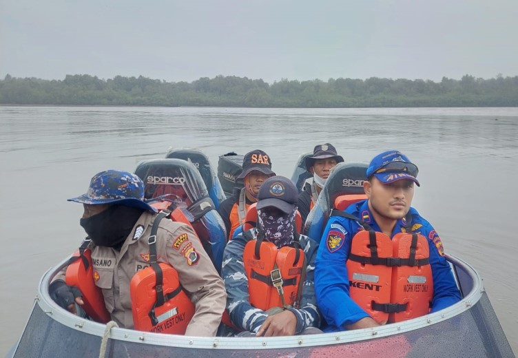 JATUH DARI SPEED BOAT, SEORANG PRIA HILANG DI PERAIRAN SIRET KABUPATEN ASMAT