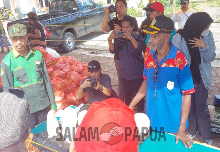PERJUANGAN KELOMPOK TANI SUKU KAMORO “AIMIKAMO” DI TENGAH MENJAMURNYA PRODUKSI DAN PENJUALAN SAGU DI MIMIKA