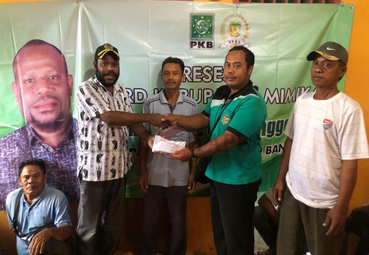 AMANDUS GWIJANGGE GELAR RESES TAHAP II 2023 KEPADA WARGA SP 6 KAMPUNG NAENA MUKTIPURA