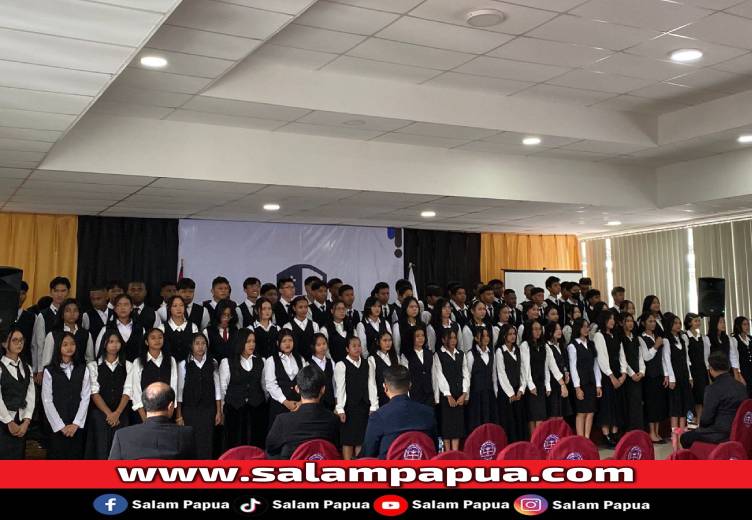 Dalam Suasana Penuh Haru, SMP Kristen Kalam Kudus Timika Lepas 86 Siswa Angkatan Ke-6