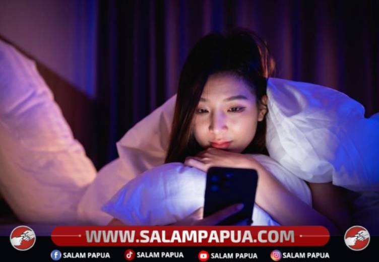 Mata Bengkak Karena HP, Apakah Bisa?