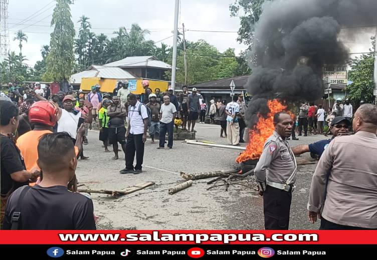 Tiga Jenazah Korban Tabrakan Maut Dimakamkan Di TPU SP4, Blokade Jalan Dibuka