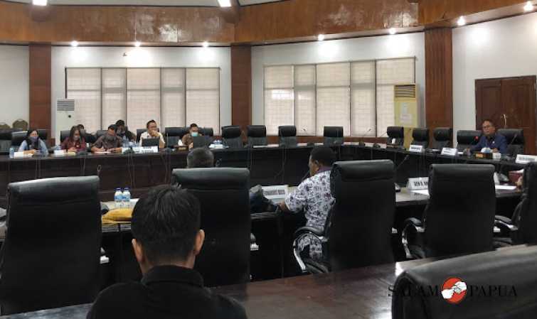 KOMISI C DPRD MIMIKA GELAR RDP DENGAN RSUD MIMIKA