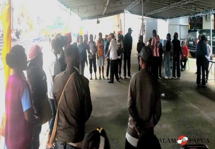 RATUSAN ORANG MUDA KATOLIK DARI 6 DEKENAT IKUT LIVE IN PRA IYD DI KEUSKUPAN TIMIKA