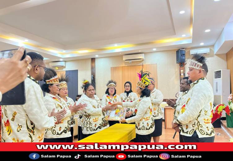 Rapat Kerja 2025, Dekranasda Mimika Dorong Kreativitas Pengrajin OAP