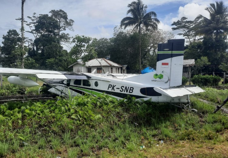PESAWAT SMART AIR DARI TIMIKA TERGELINCIR DI BANDARA KENYAM