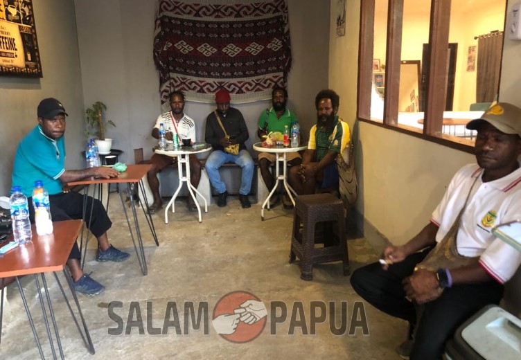 Masyarakat Distrik Alama Menolak Pergantian Kadistrik