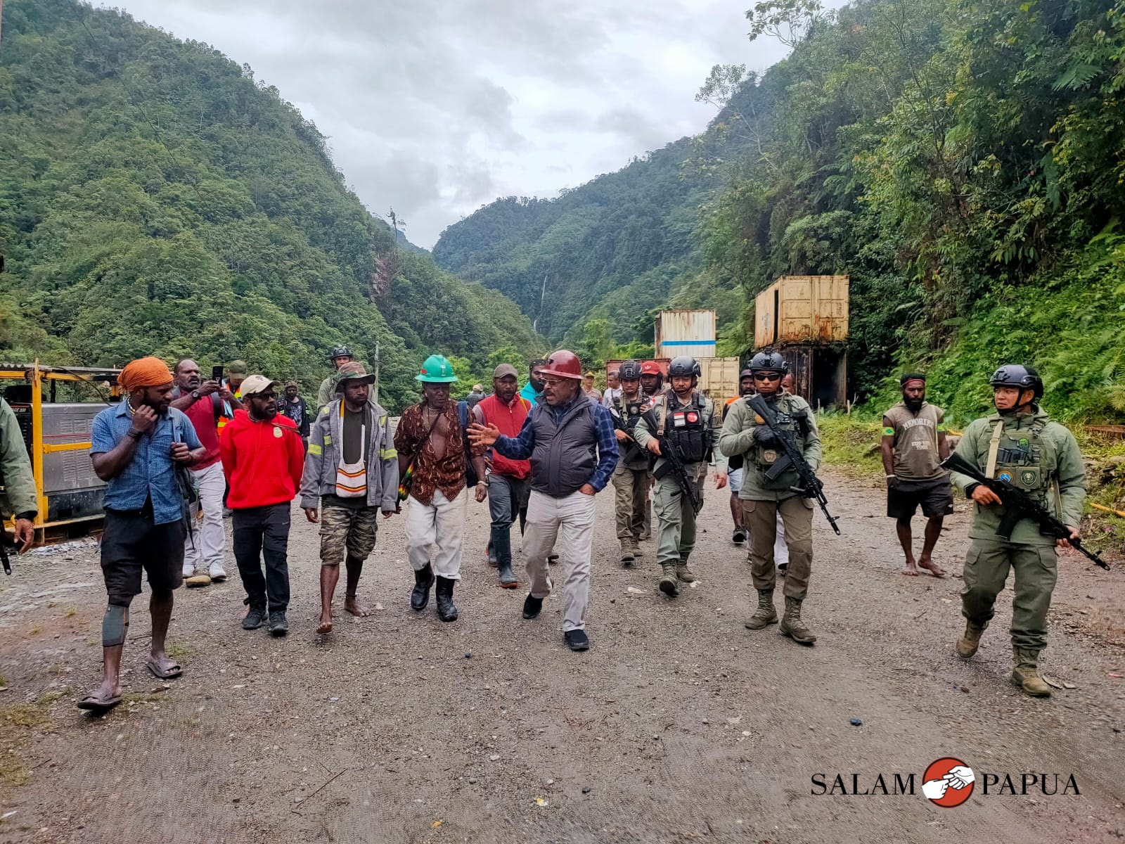 KUNJUNGAN KERJA KETUA DPRD MIMIKA KE BANTI, MELIHAT LOKASI PEMBANGUNAN JEMBATAN BETON DAN PROGRES PEMBANGUNAN RS PRATAMA