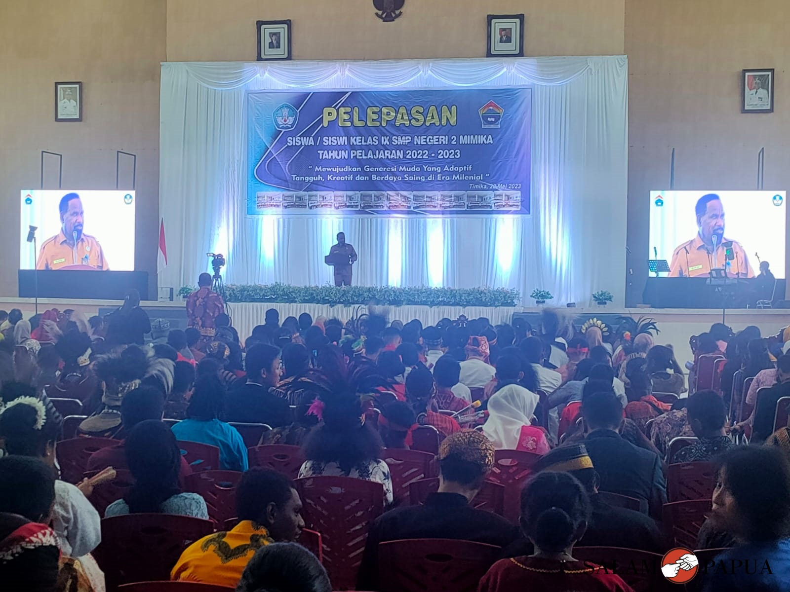 SMP NEGERI 2 MIMIKA GELAR ACARA PENAMATAN 317 SISWA