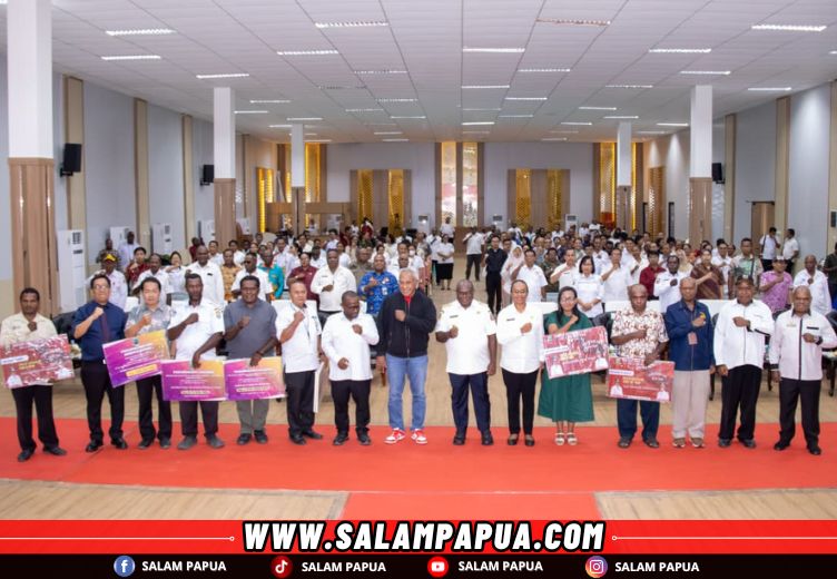 Foto bersama usai kegiatan (salampapua.com/Foto: Humas Pemprov Papua Tengah)