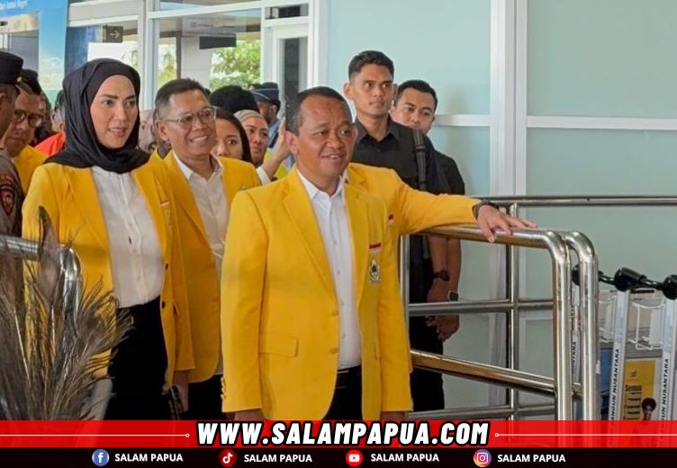 Penjemputan Ketum Partai Golkar, Bahlil Lahadalia, di Bandara Moses Kilangin, Timika, Jumat (7/11/2025) (salampapua.com/Evita)