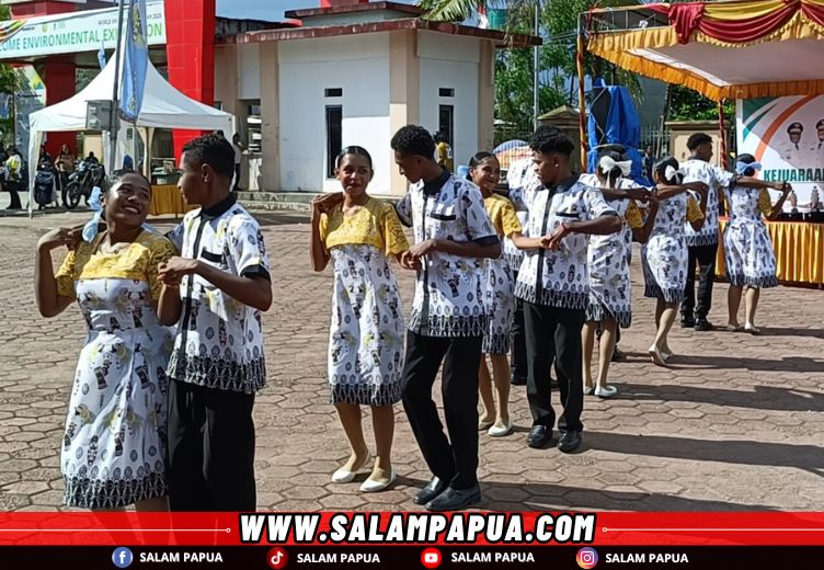 Penari Yosim Pancar dari sanggar Siloam yang meraih juara I (salampapua.com/Acik)