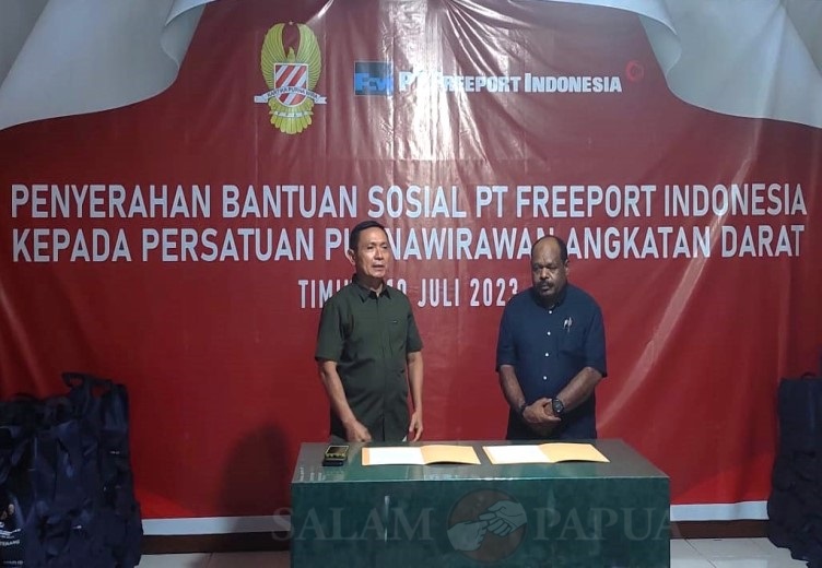 Wasekjen PPAD Pusat Brigjen TNI Purnawirawan Bambang Irianto,S.Sos (kiri) saat menyampaikan sambutannya (Foto:salampapua.com/JR)