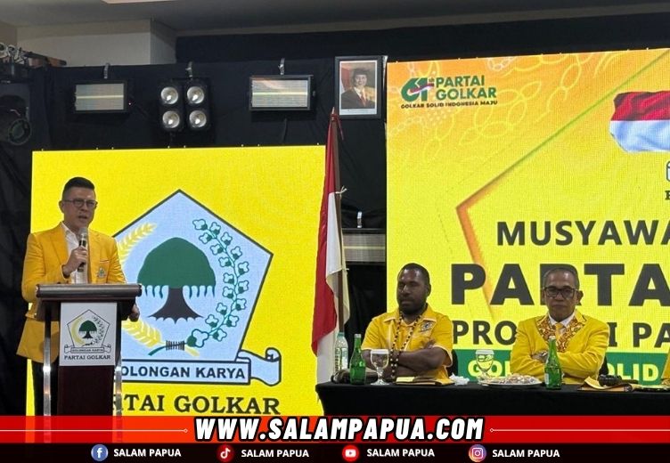 Sambutan Ketua Dewan Pimpinan Daerah (DPD) I Provinsi Papua Tengah Soedeson Tandra setelah pemilihan secara aklamasi (salampapua.com/Evita)