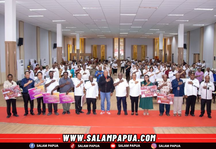 Foto bersama usai kegiatan (salampapua.com/Foto: Humas Pemprov Papua Tengah)
